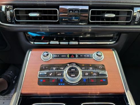 Used 2020 Lincoln Aviator Grand Touring w/ Equipment Group 302A AWD/4WD image 43