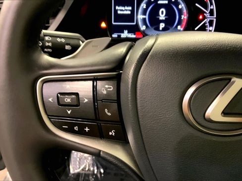 Certified 2022 Lexus ES 350 w/ Premium Package image 23