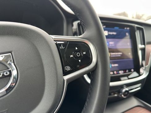 Certified 2025 Volvo V60 B5 Cross Country Plus image 28