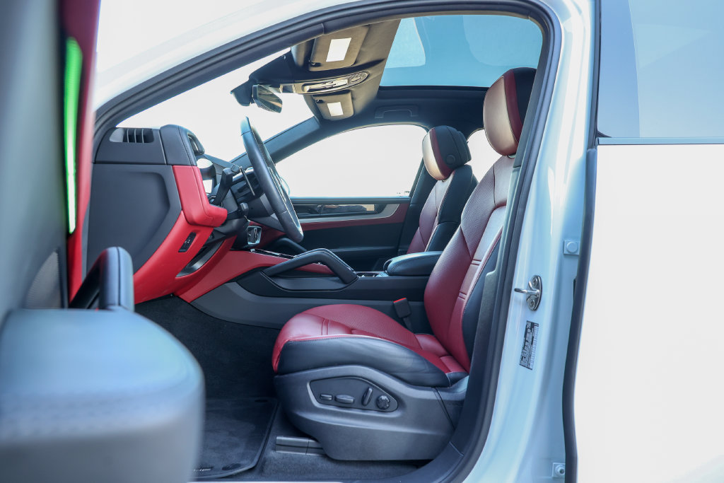 Certified 2026 Porsche Cayenne Coupe AWD/4WD image 39