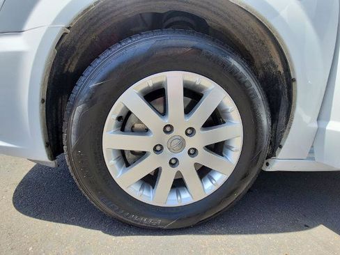 Used 2016 Chrysler Town & Country Touring image 29