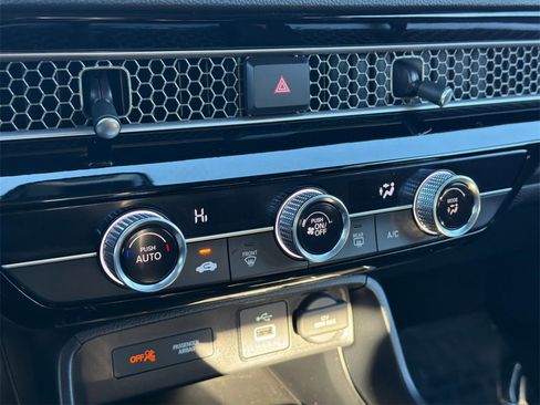 Used 2023 Honda Civic Sport image 24