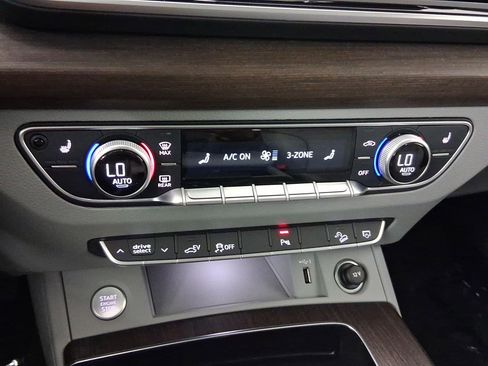 Used 2025 Audi Q5 e Premium image 16