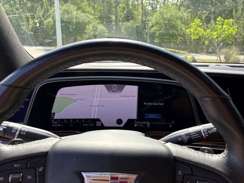 Used 2021 Cadillac Escalade Luxury AWD/4WD image 10