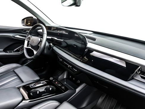 Used 2025 Audi Q6 e-tron Premium Plus w/ Premium Plus image 17