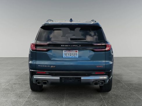 Used 2025 GMC Acadia Denali image 4