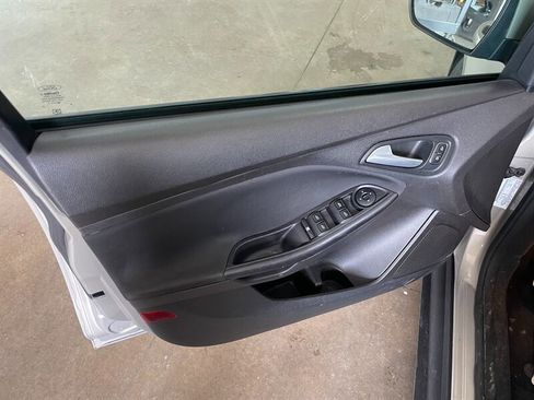 Used 2016 Ford Focus SE image 21