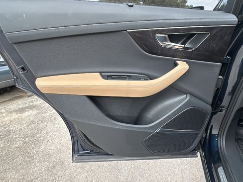 Used 2025 Audi Q7 3.0T Prestige image 17