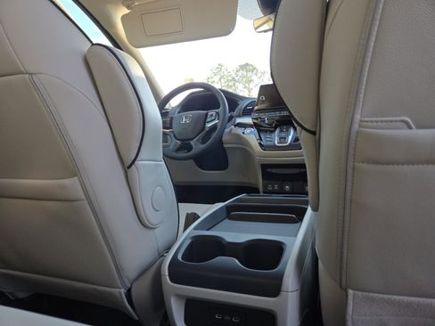 New 2026 Honda Odyssey Touring image 26