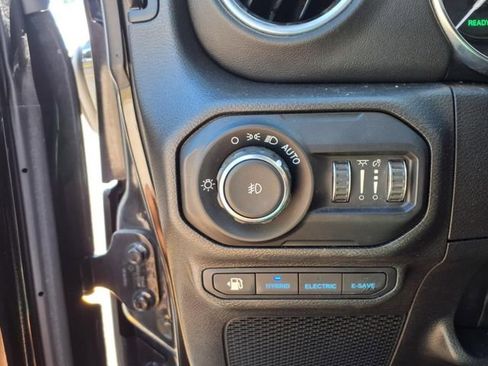 Certified 2022 Jeep Wrangler Unlimited Sahara w/ Cold Weather Group AWD/4WD image 16