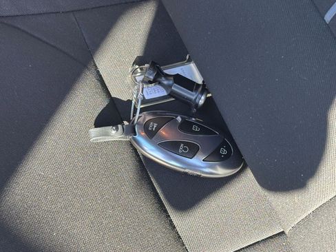 Used 2025 Hyundai Elantra SEL FWD image 22
