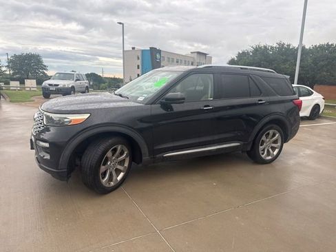 Used 2020 Ford Explorer Platinum w/ Premium Technology Package AWD/4WD image 7