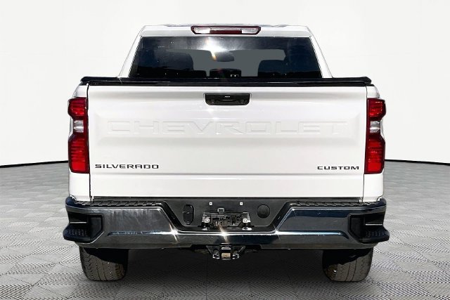 Used 2023 Chevrolet Silverado 1500 LT AWD/4WD image 6