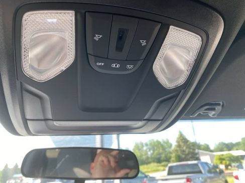 New 2024 RAM 3500 Tradesman w/ Chrome Appearance Group AWD/4WD image 18
