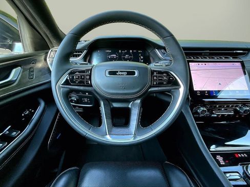 Used 2023 Jeep Grand Cherokee Overland w/ Luxury Tech Group IV AWD/4WD image 11