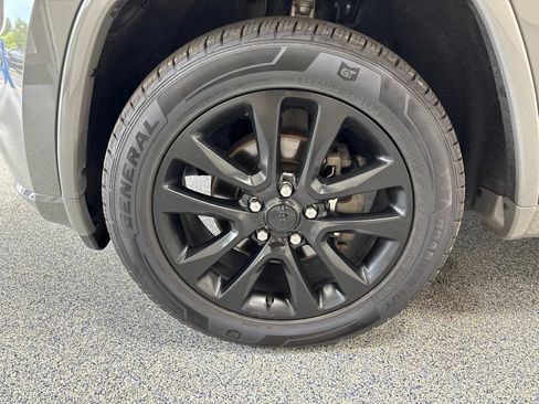 Used 2020 Jeep Grand Cherokee Altitude AWD/4WD image 49