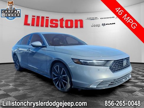 Used 2025 Honda Accord Touring image 1