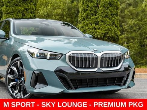 Used 2024 BMW 530i w/ M Sport Package RWD image 6