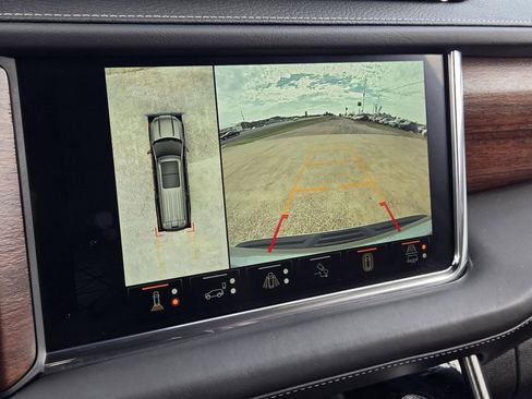 Used 2023 GMC Yukon XL Denali Ultimate image 16