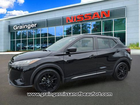 Used 2023 Nissan Kicks SR FWD image 2