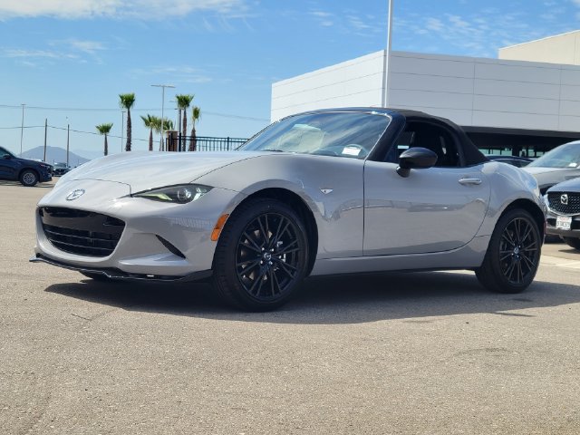 New 2026 MAZDA MX-5 Miata Club w/ Interior Package RWD image 2