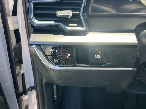 Used 2025 Kia Sportage EX w/ Premium Package FWD image 24