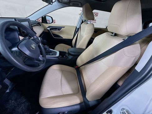 Certified 2020 Toyota RAV4 XLE w/ All Weather Liner Package image 25