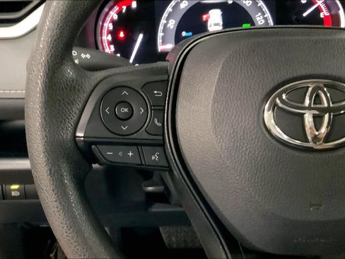 Used 2025 Toyota RAV4 XLE AWD/4WD image 24
