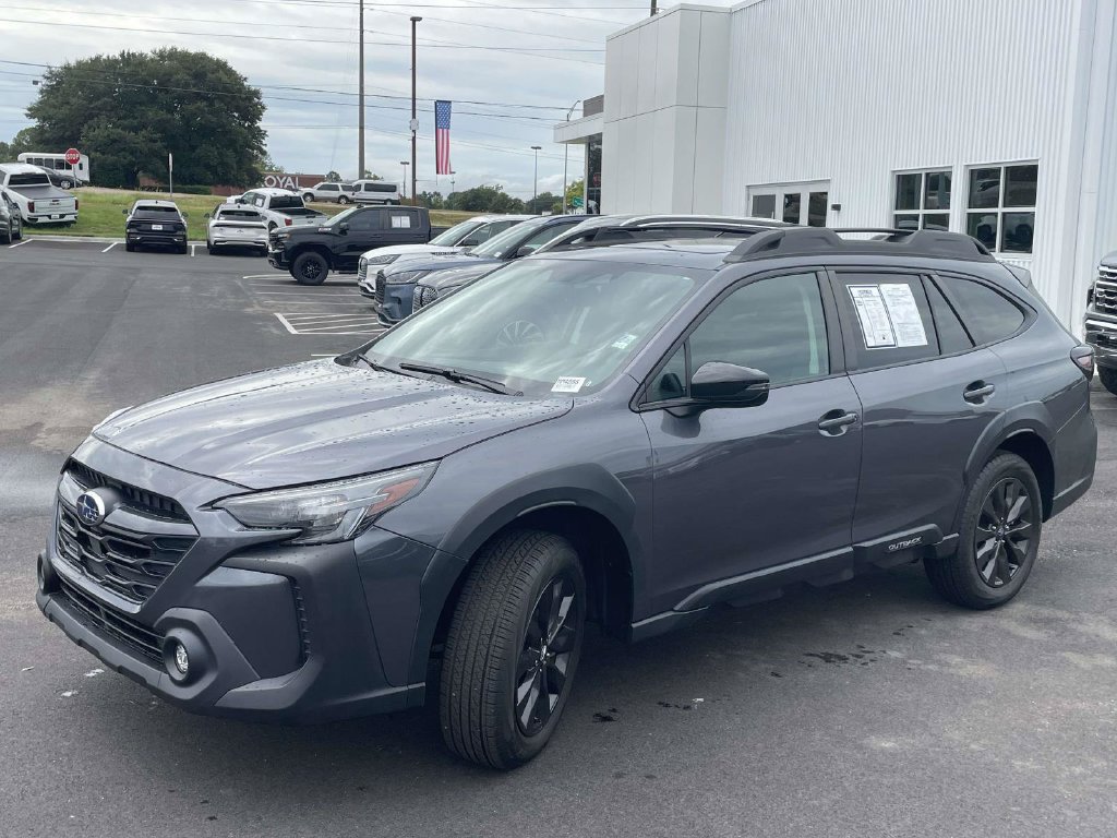Used 2025 Subaru Outback Onyx Edition AWD/4WD image 7