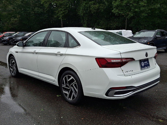 Certified 2024 Volkswagen Jetta SEL FWD image 7