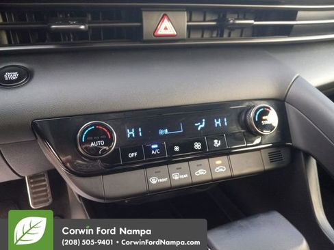 Used 2025 Hyundai Elantra Sport image 17