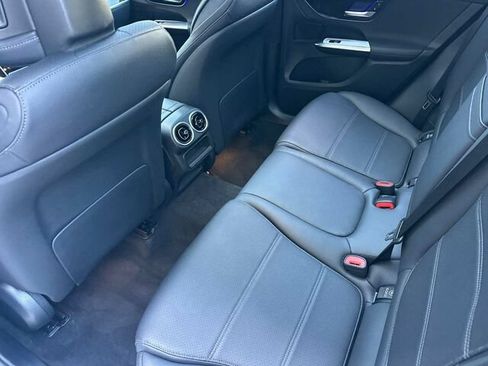 Used 2025 Mercedes-Benz GLC 300 image 14