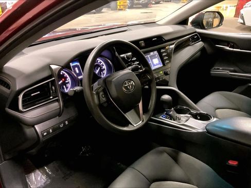 Used 2019 Toyota Camry LE image 18