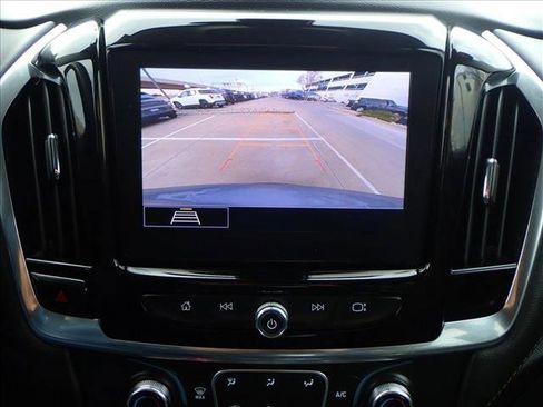 Used 2020 Chevrolet Traverse LT w/ Driver Confidence II Package image 18