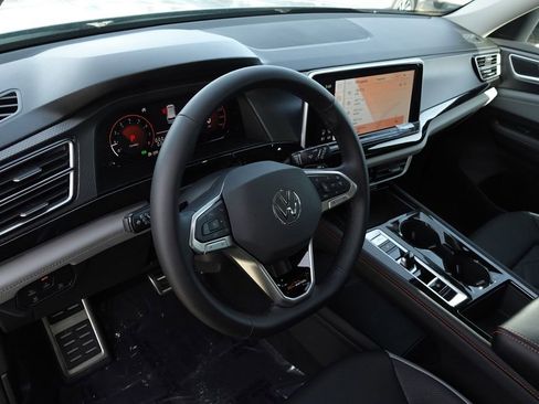 New 2026 Volkswagen Atlas Peak Edition image 13