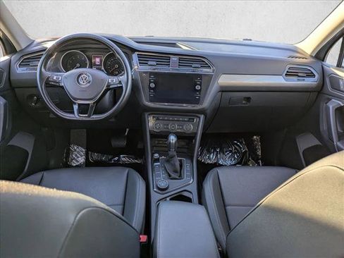 Used 2019 Volkswagen Tiguan SE image 17