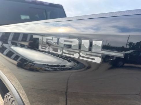 Used 2025 Chevrolet Silverado 2500 LTZ w/ LTZ Plus Package AWD/4WD image 12