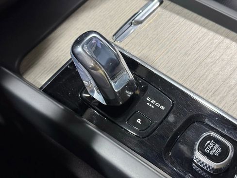 Used 2018 Volvo XC60 T8 Inscription w/ Luxury Seat Package image 37