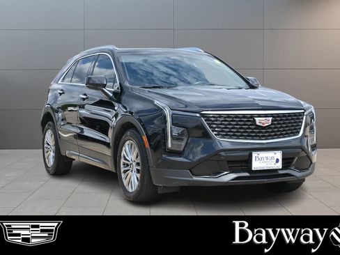 Certified 2024 Cadillac XT4 Premium Luxury w/ Cold Weather Package FWD image 3