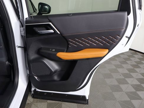 New 2025 Mitsubishi Outlander SEL image 31