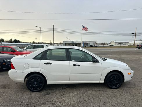 Used 2005 Ford Focus SE image 13