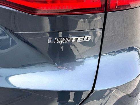 Used 2024 Toyota Venza Limited AWD/4WD image 10