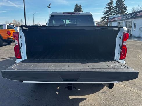 Used 2023 Chevrolet Silverado 3500 High Country image 32