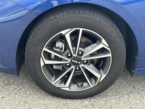 Used 2024 Kia Forte LXS w/ LXS Technology Package FWD image 10