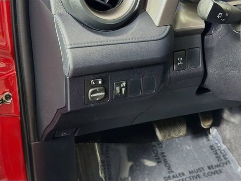 Used 2016 Toyota RAV4 LE AWD/4WD image 10