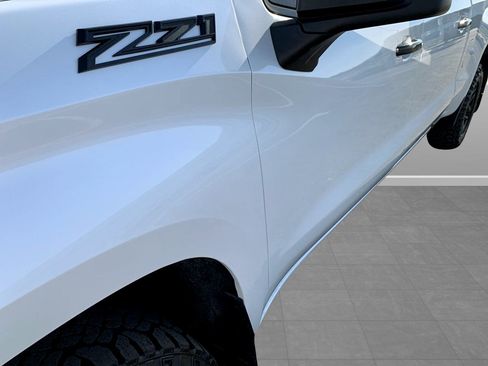 Used 2022 Chevrolet Silverado 1500 LT Trail Boss w/ Convenience Package II AWD/4WD image 13