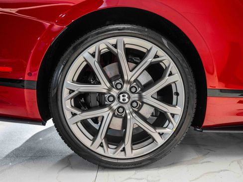 Used 2024 Bentley Continental GT Speed image 12