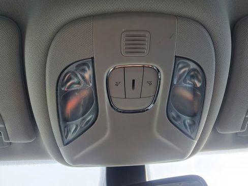 Used 2019 Jeep Compass Limited image 37