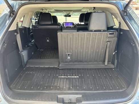 Used 2024 Toyota Highlander Platinum AWD/4WD image 11