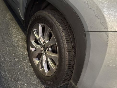 Used 2024 Toyota Grand Highlander Limited image 10